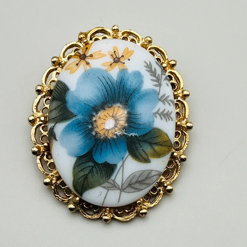 Floral Cameo Brooch Oval Filigree 1.75 Inch Gold Tone Blue White